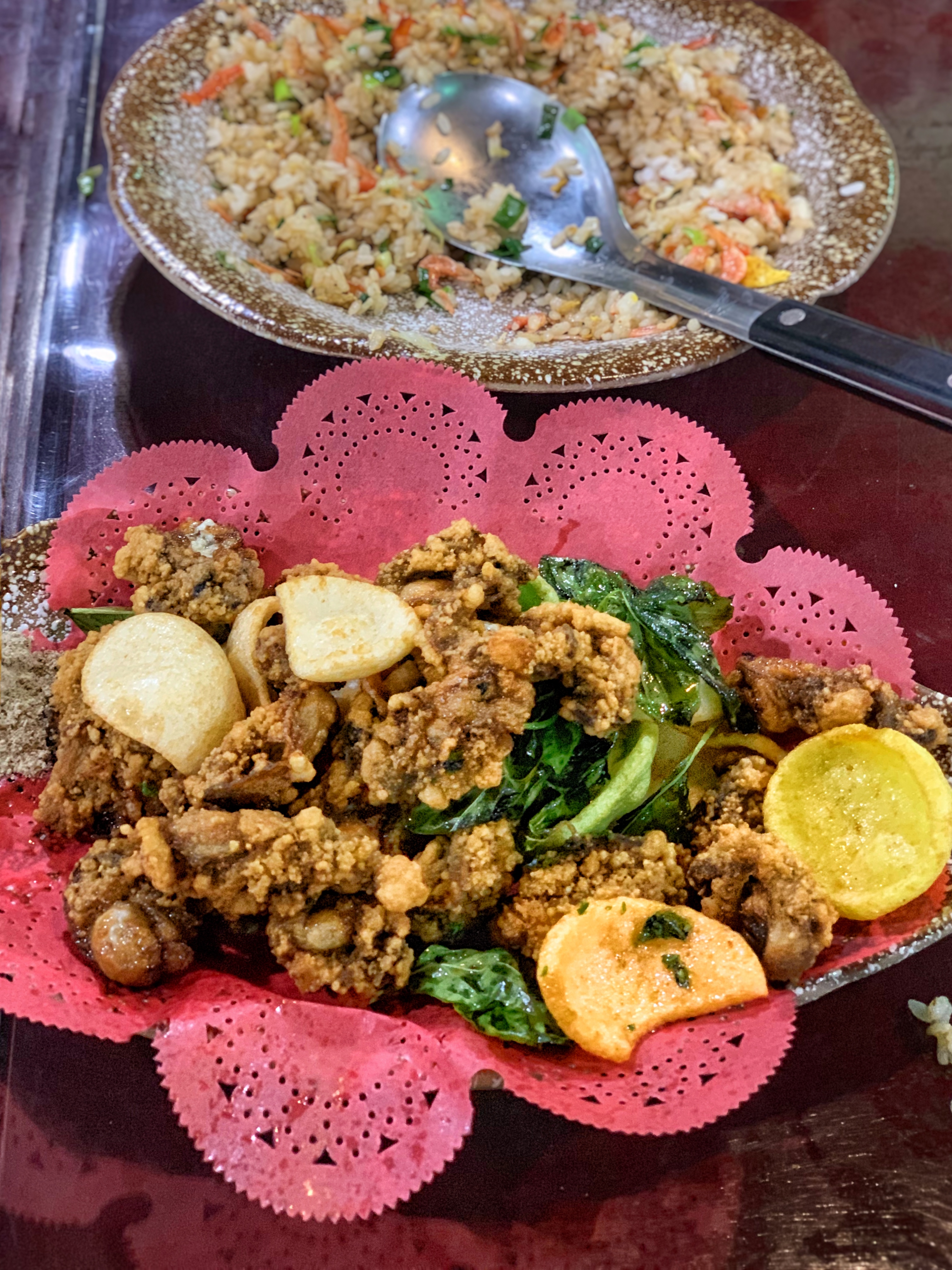 Fried oysters with colorful prawn chips