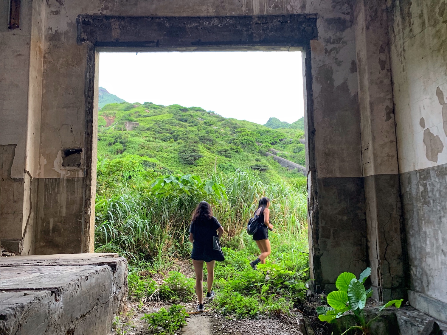 exploring-thirteen-levels-abandoned-refinery