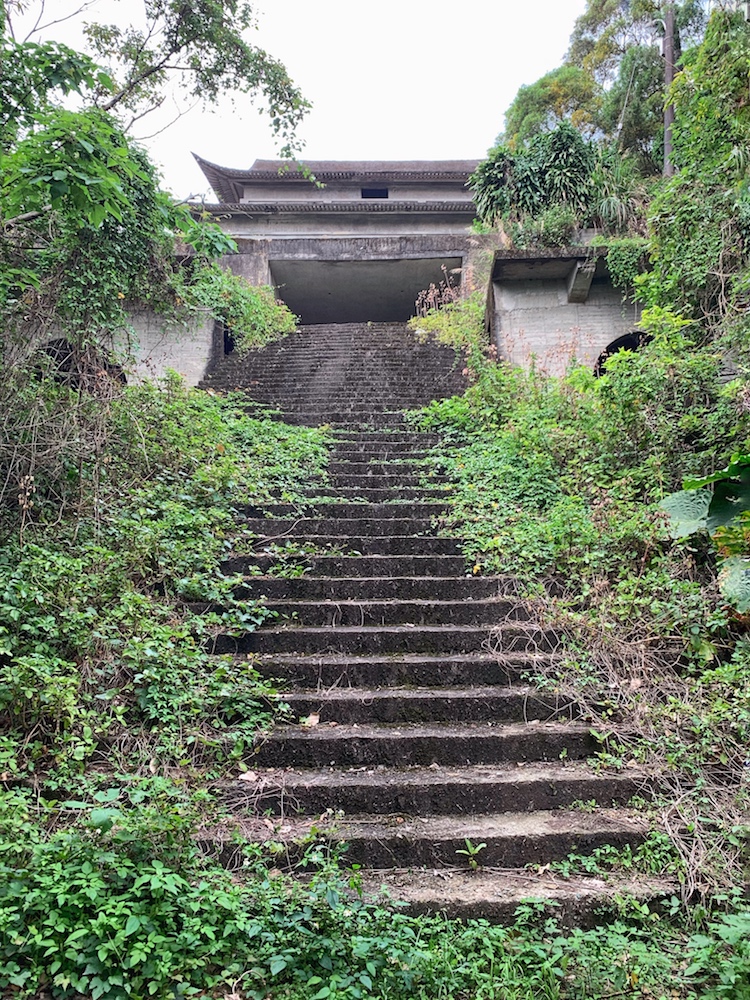 abandoned-temple-taoyuan-taiwan-foodbaby