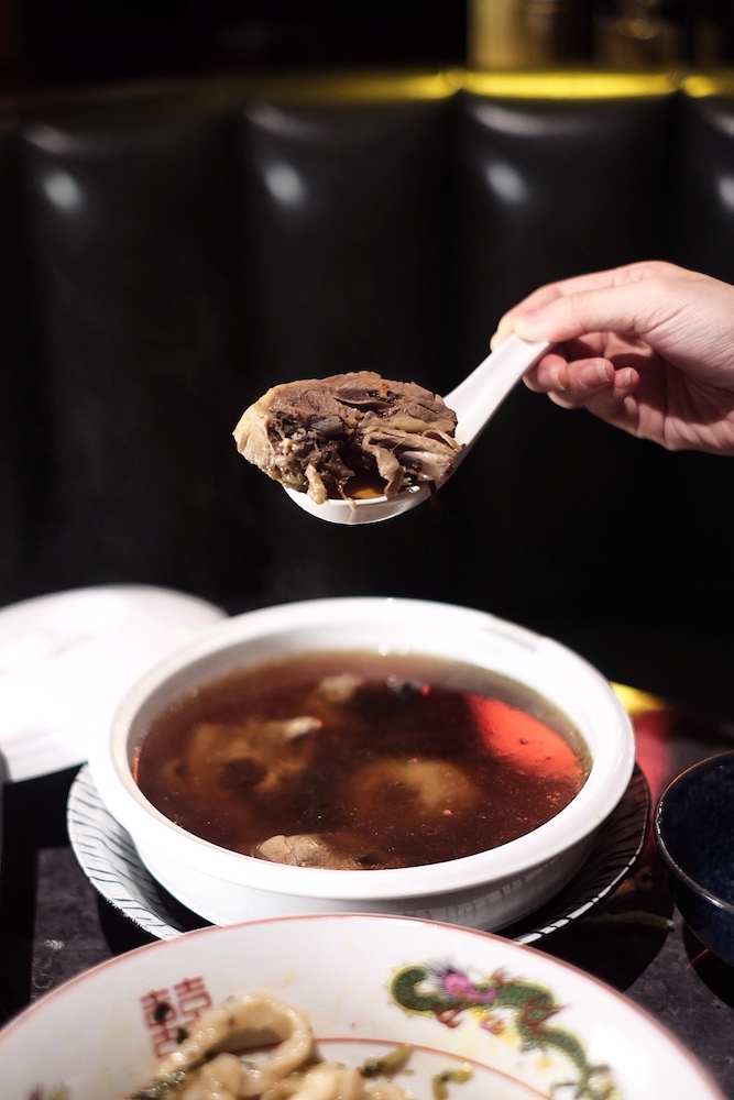 Delicious chicken broth