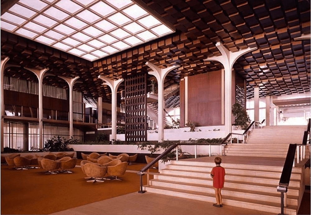 Vintage postcard of. theoriginal Haludovo Hotel.